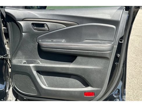 Used 2025 Honda Passport TrailSport image 21