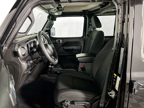 Used 2023 Jeep Wrangler Unlimited AWD/4WD image 11
