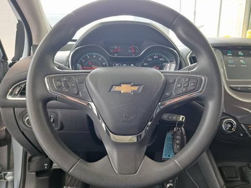 Used 2018 Chevrolet Cruze LT w/ LT Fleet Convenience Package FWD image 10