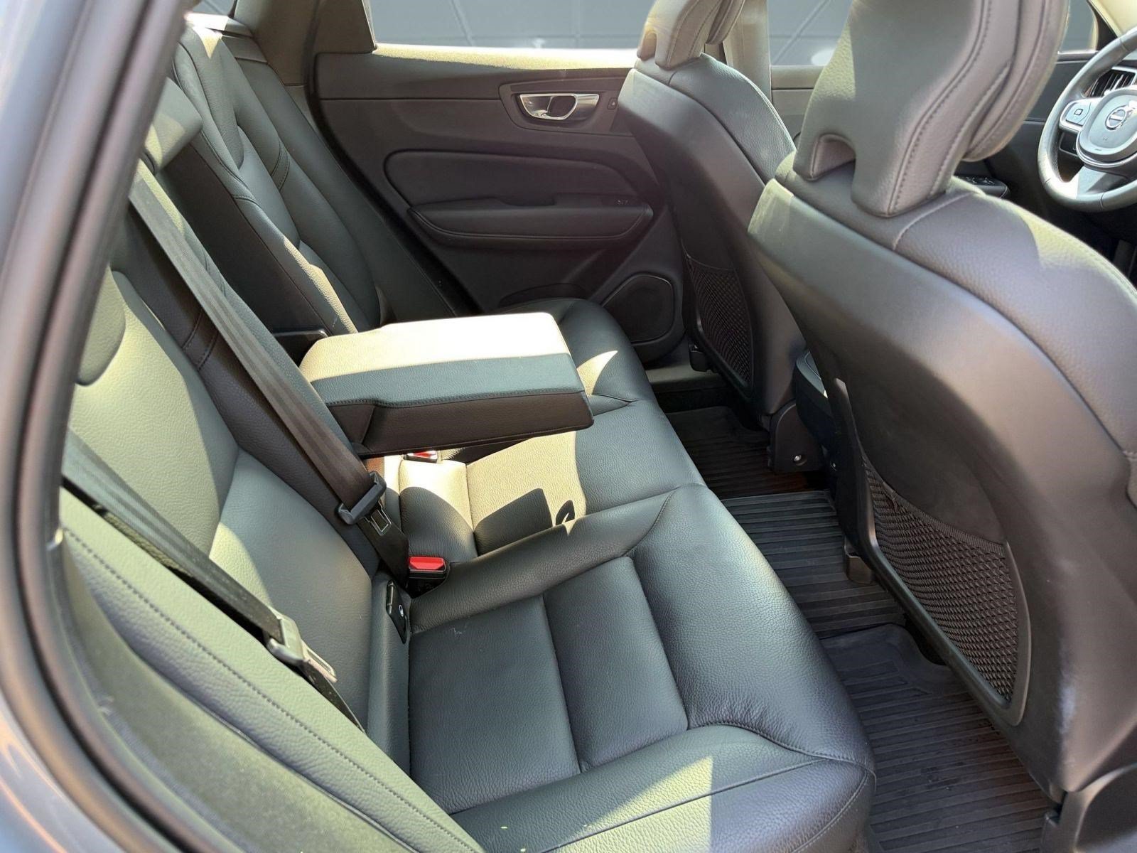 Certified 2024 Volvo XC60 B5 Plus w/ Protection Package Premier AWD/4WD image 30