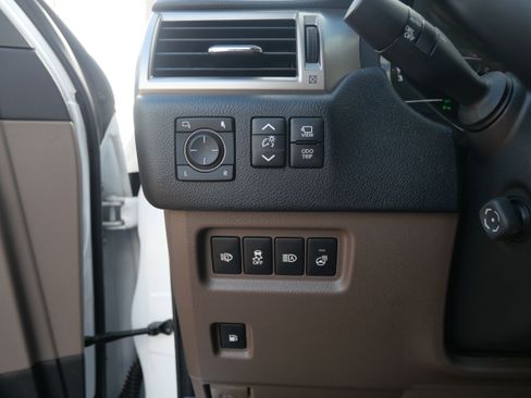 Certified 2021 Lexus GX 460 Luxury w/ Sport Design Package image 23