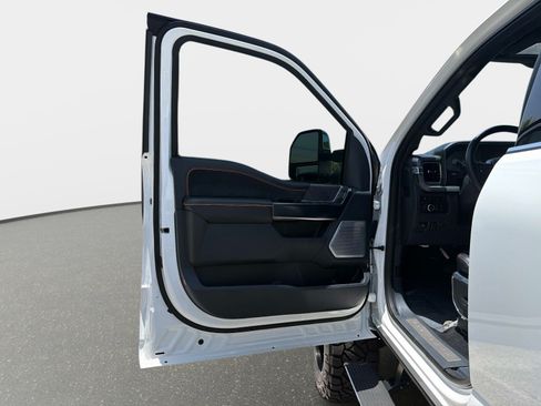 Used 2024 Ford F250 Platinum AWD/4WD image 38