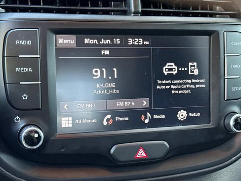 Used 2023 Kia Soul LX w/ LX Technology Package FWD image 19