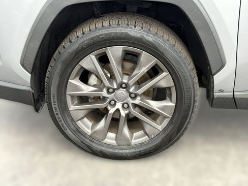 Used 2021 Toyota RAV4 XLE Premium FWD image 12