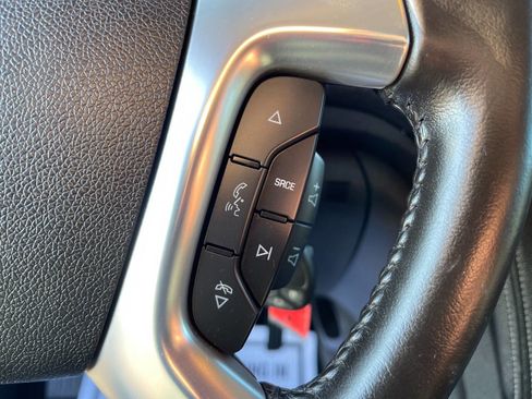 Used 2015 Chevrolet Traverse LT image 22