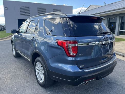 Used 2018 Ford Explorer XLT w/ Equipment Group 202A AWD/4WD image 3