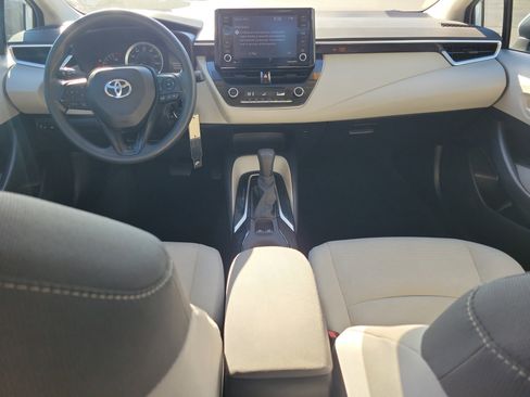 Used 2022 Toyota Corolla LE image 12