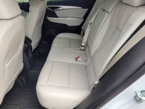 Used 2025 Buick Envision Avenir AWD/4WD image 27