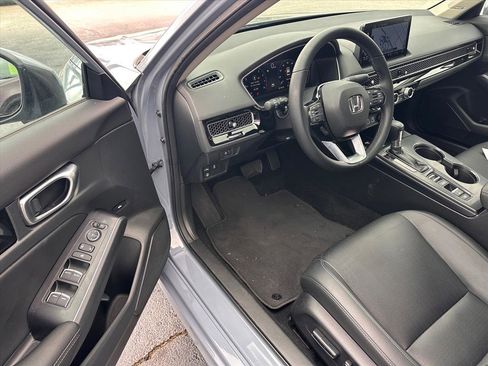 Used 2024 Honda Civic Touring image 9