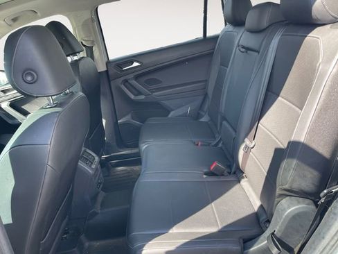 Used 2019 Volkswagen Tiguan SE w/ Panoramic Sunroof Package image 8