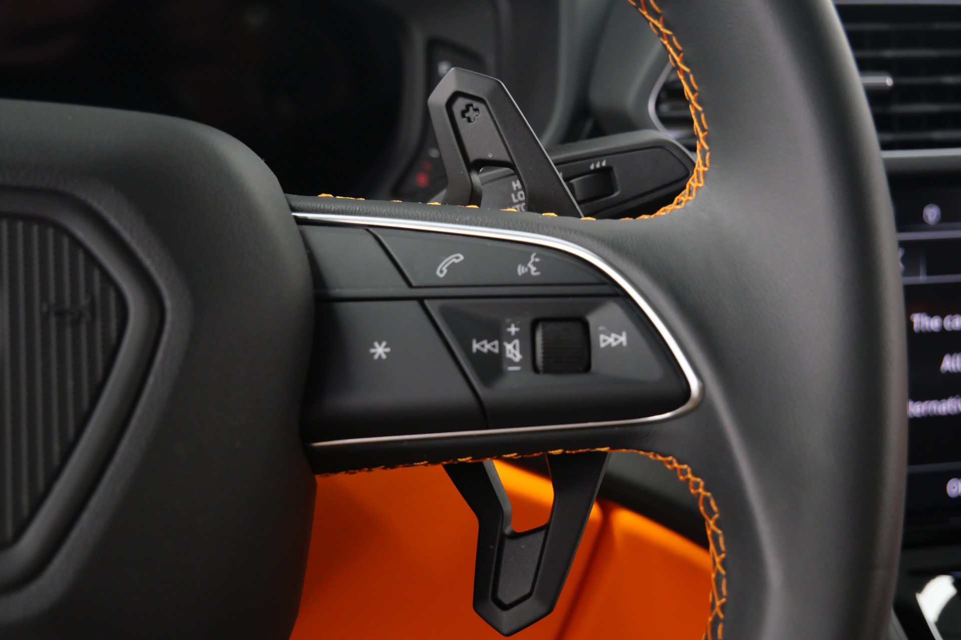 Used 2023 Lamborghini Urus S AWD/4WD image 26