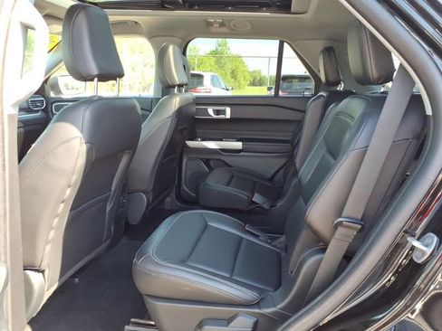 Certified 2023 Ford Explorer XLT w/ Equipment Group 202A AWD/4WD image 11