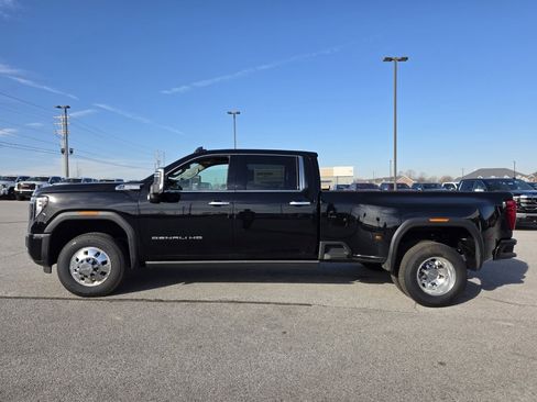 Used 2024 GMC Sierra 3500 Denali w/ Denali Reserve Package image 4