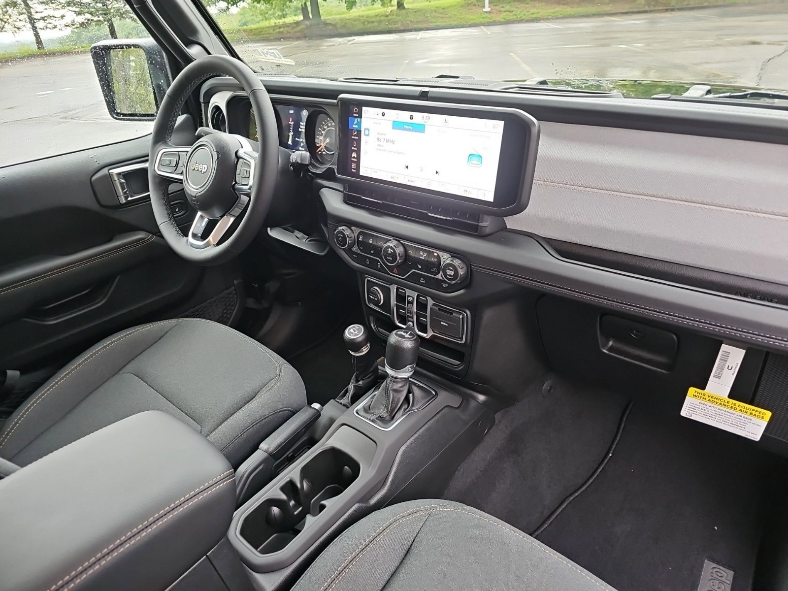 Used 2025 Jeep Wrangler Unlimited Sahara AWD/4WD image 13
