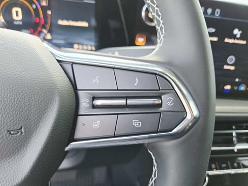 New 2026 Chevrolet Traverse LT w/ LPO, Floor Liner Package AWD/4WD image 18
