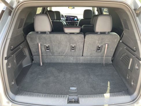 Used 2025 Chevrolet Traverse Z71 image 34