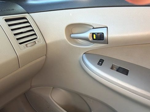 Used 2012 Toyota Corolla LE image 34