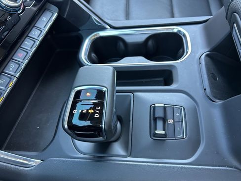 Used 2024 GMC Sierra 1500 Denali w/ Technology Package image 38