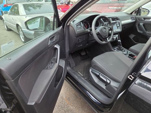 Used 2019 Volkswagen Tiguan S w/ Driver Assistance Package AWD/4WD image 10
