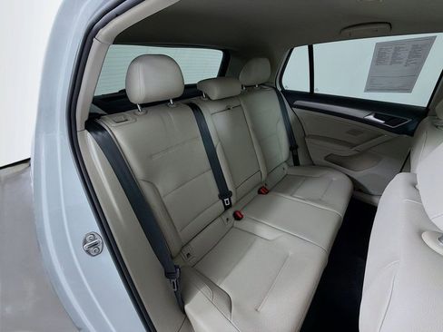 Used 2015 Volkswagen Golf TDI SE image 28