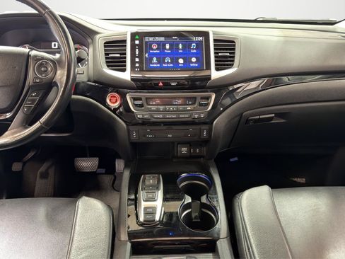 Used 2016 Honda Pilot Touring image 17