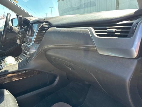 Used 2020 Chevrolet Suburban LT AWD/4WD image 44