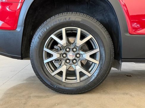 Used 2021 GMC Acadia SLE w/ Driver Convenience Package FWD image 9