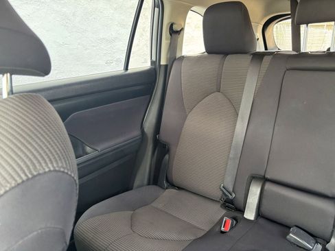 Used 2025 Toyota Highlander LE FWD image 41