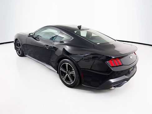 Used 2025 Ford Mustang Coupe RWD image 5