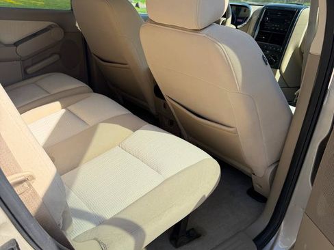 Used 2007 Ford Explorer XLT AWD/4WD image 11