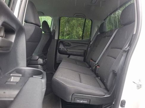 Used 2025 Honda Ridgeline Sport image 10