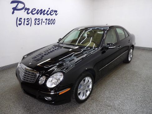 Used 2009 Mercedes-Benz E 350 4MATIC Sedan image 1
