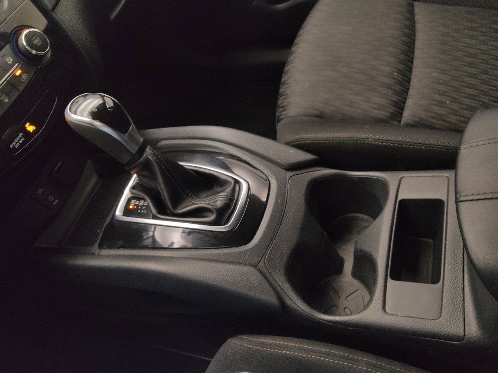 Used 2017 Nissan Rogue S AWD/4WD image 26