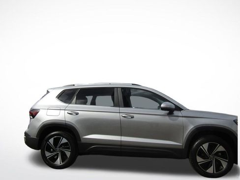 New 2026 Volkswagen Taos SE AWD/4WD image 6