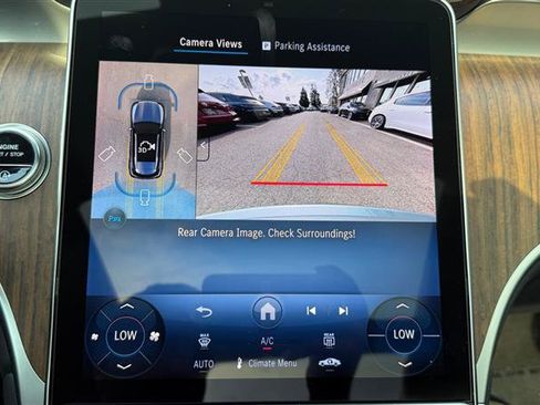 Used 2025 Mercedes-Benz GLC 300 4MATIC image 40