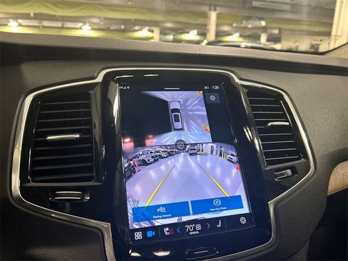 Certified 2024 Volvo XC90 B6 Plus w/ Protection Package Premier image 18