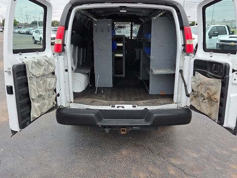 Used 2016 Chevrolet Express 2500 RWD image 10