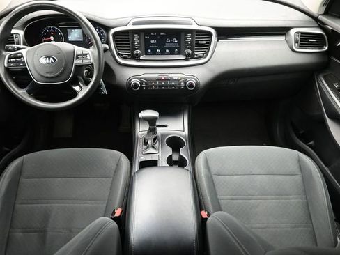 Used 2020 Kia Sorento LX image 21