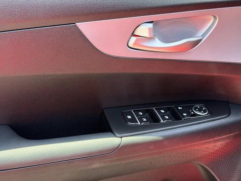 Used 2024 Kia Forte LXS FWD image 16