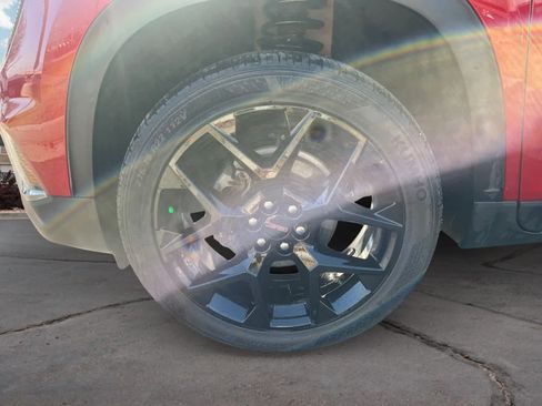 Used 2024 GMC Acadia Elevation image 14