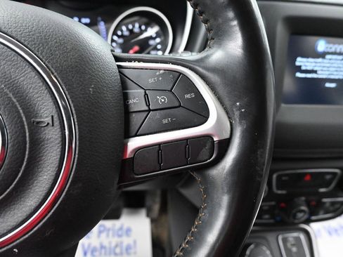 Used 2019 Jeep Compass Latitude w/ Cold Weather Group image 32