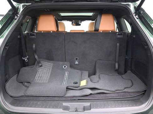 Certified 2025 Toyota Highlander Platinum image 33