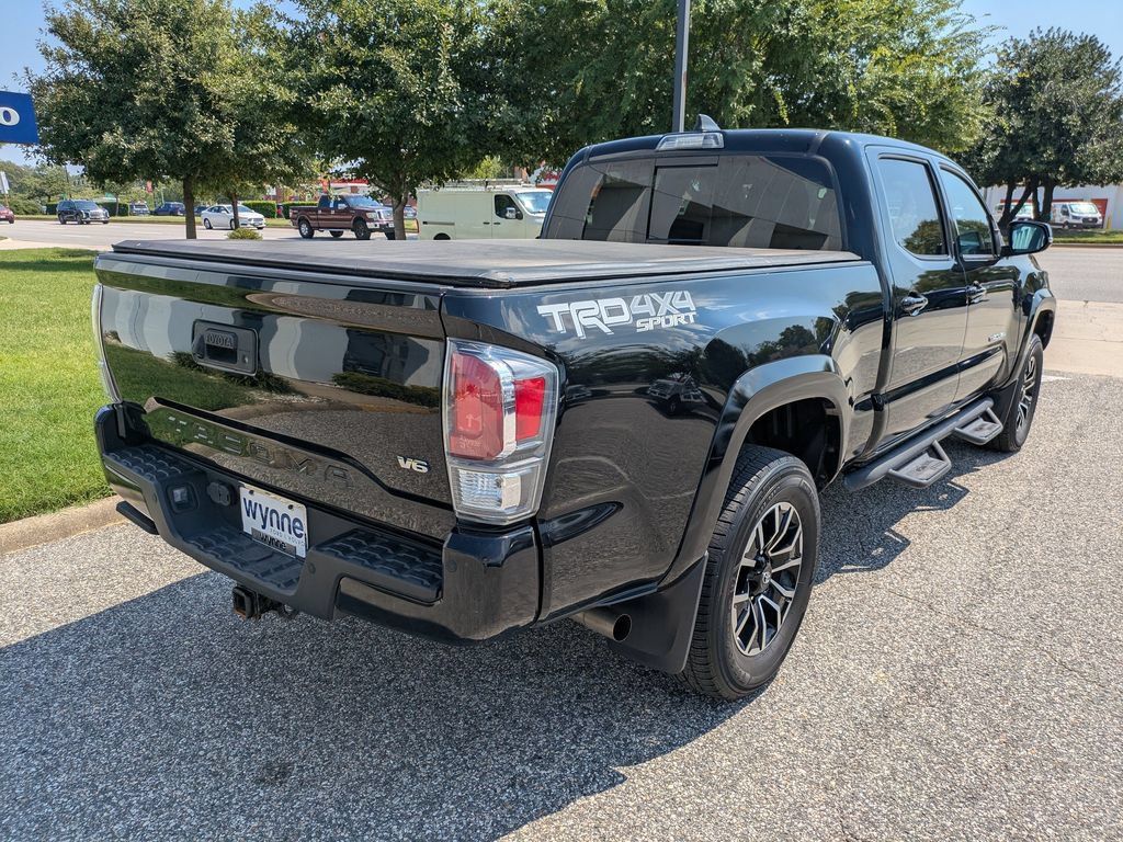 Used 2020 Toyota Tacoma TRD Sport w/ TRD Premium Sport Package AWD/4WD image 4