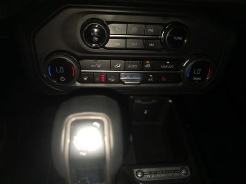 Certified 2025 Ford Bronco Outer Banks AWD/4WD image 24