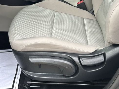 Used 2025 Kia Soul LX w/ LX Technology Package image 14