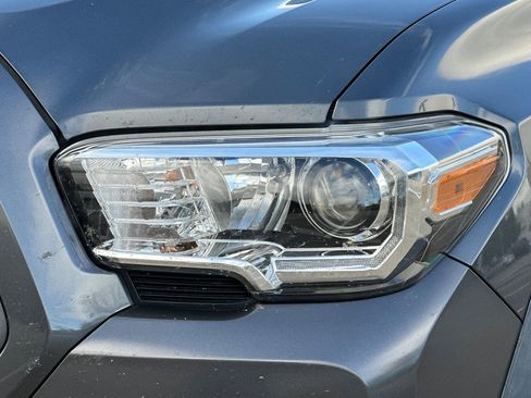 Used 2021 Toyota Tacoma TRD Off-Road w/ Technology Package image 51