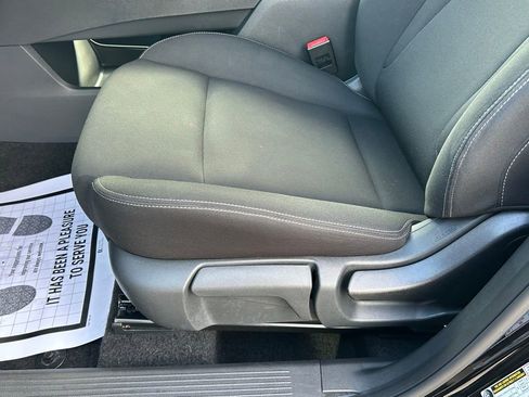 Used 2023 Nissan Rogue S FWD image 16