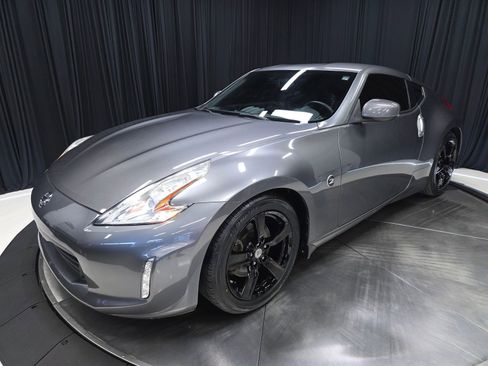 Used 2014 Nissan 370Z Coupe RWD image 32
