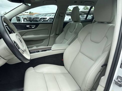 Used 2020 Volvo V60 T5 Inscription FWD image 11
