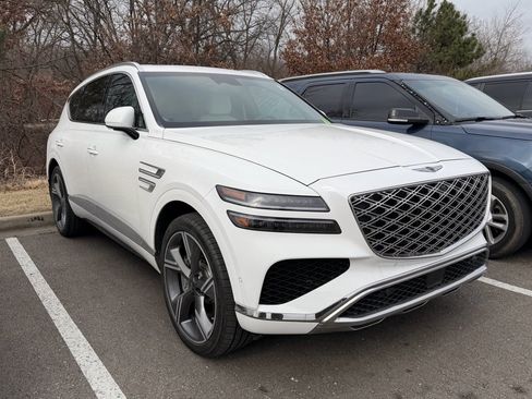 Used 2025 Genesis GV80 3.5T Prestige image 3